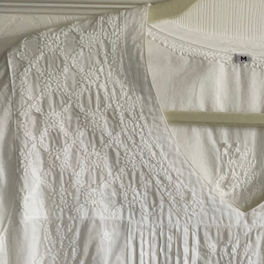 Women’s long cotton shirt/blouse.
